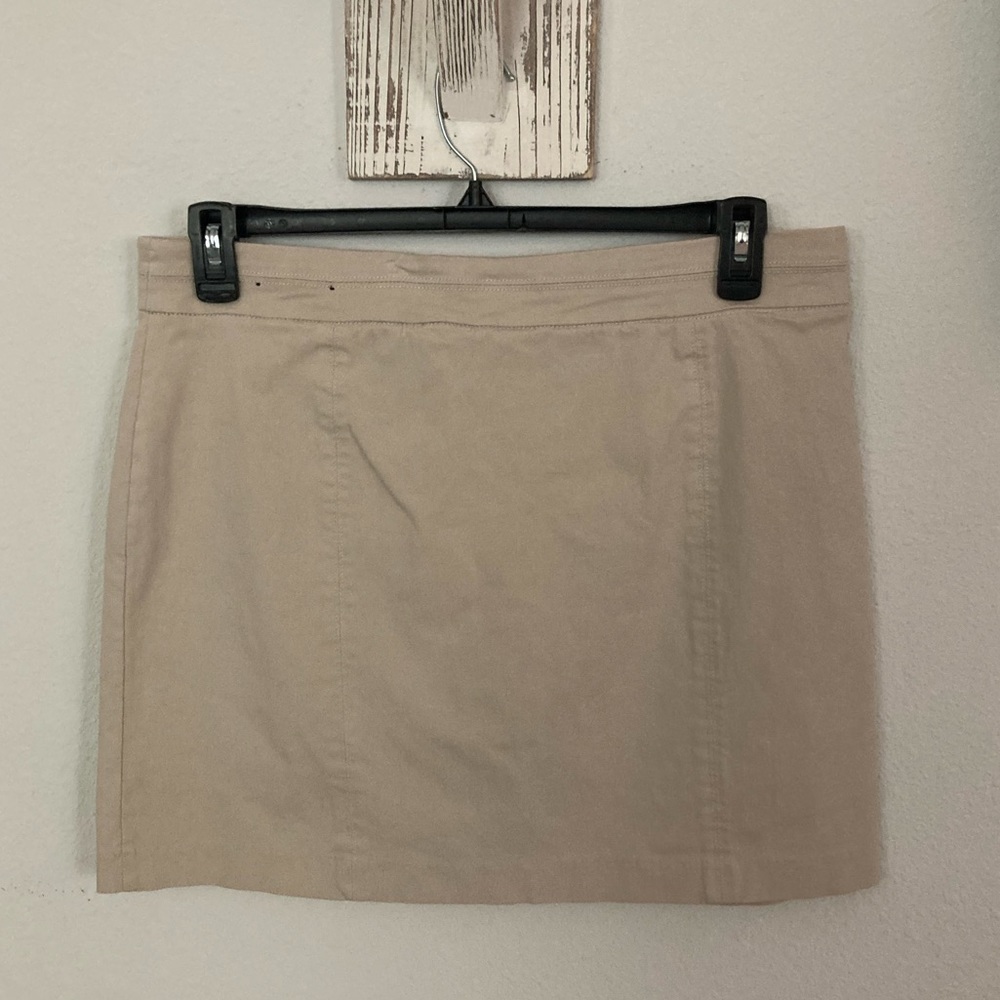 Kim Rogers size 14 Khaki Skirt with shorts.